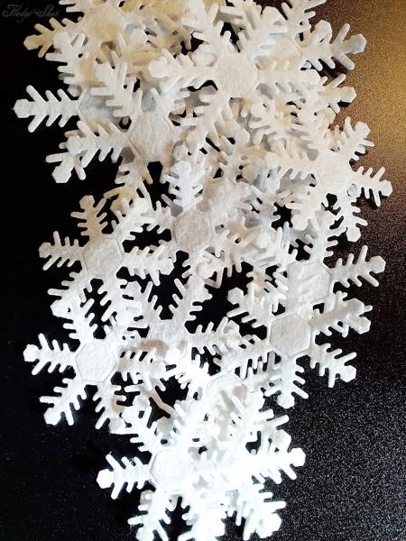 15 weiße Filz Schneeflocken